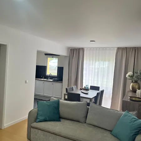 Apartment 4 *